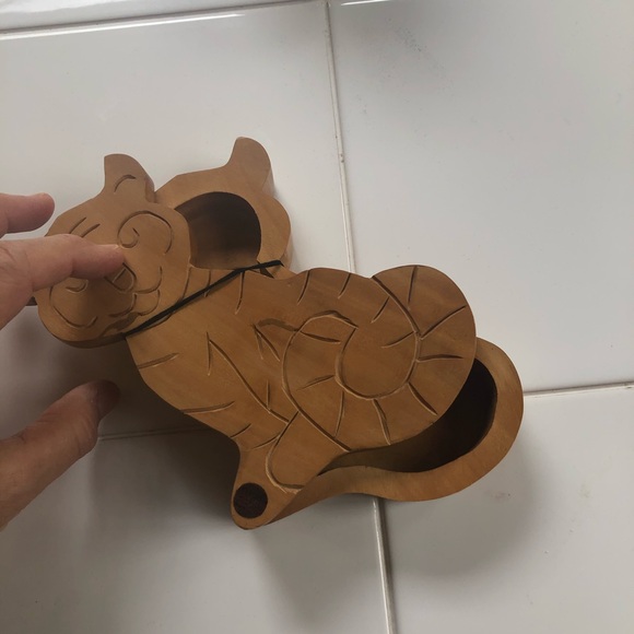 NWOT Handmade Wood Cat Treasure box - Picture 2 of 4